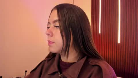  Arianna  online show from May 25, 1:06 pm
