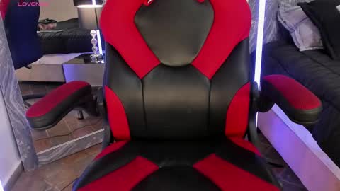 Ari Robert online show from October 31, 4:13 am