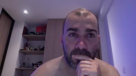 Snapshot of aristi11 chatting on January 28, 3:25 am aristi11 online show from January 28, 3:25 am