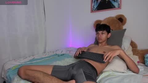 ANDRES Independent model online show from March 3, 10:42 pm
