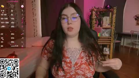 Snapshot of arizonaa_muse chatting on February 8, 7:01 am Astrid online show from February 8, 7:01 am