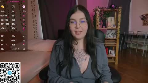 Snapshot of arizonaa_muse chatting on February 12, 7:47 am Astrid online show from February 12, 7:47 am