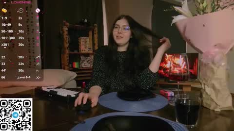 Snapshot of arizonaa_muse chatting on February 14, 7:27 am Astrid online show from February 14, 7:27 am