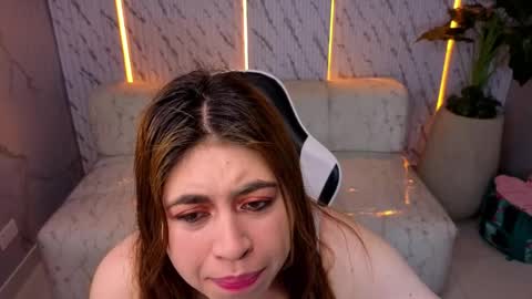 Online 1400 2100 online show from April 10, 12:10 pm