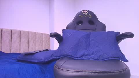 Snapshot of arleth_1 chatting on January 8, 3:09 am Arleth online show from January 8, 3:09 am