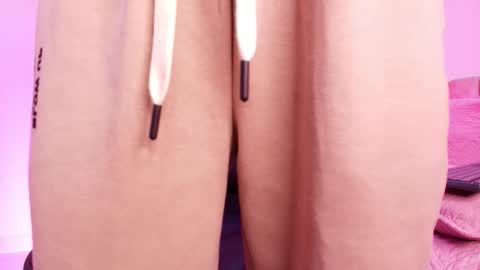 Snapshot of arleth_1 chatting on February 5, 3:11 am Arleth online show from February 5, 3:11 am