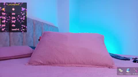 Snapshot of arleth_1 chatting on February 14, 3:36 am Arleth online show from February 14, 3:36 am