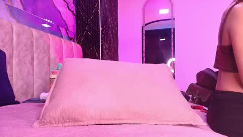 Snapshot of arleth_1 chatting on March 25, 3:01 am Arleth online show from March 25, 3:01 am