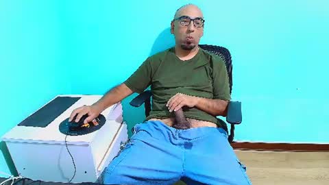 arnelux72 online show from July 12, 5:42 am