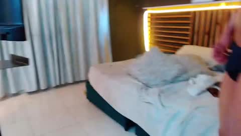 Arnold online show from November 14, 9:35 pm