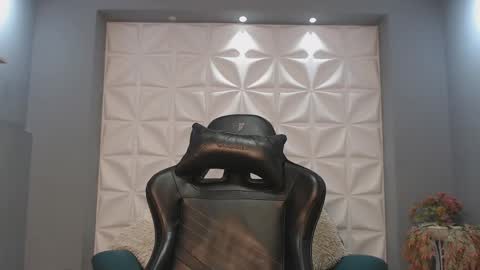 Arohom Lester online show from October 23, 10:58 am