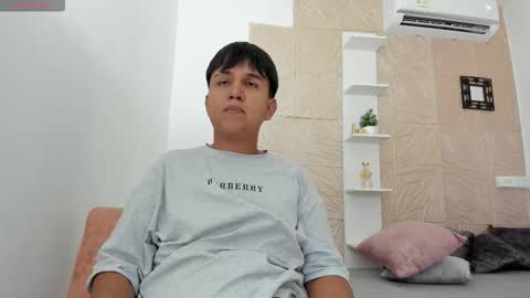 Snapshot of aron_alexa chatting on December 16, 9:09 pm Alexa Aron online show from December 16, 9:09 pm