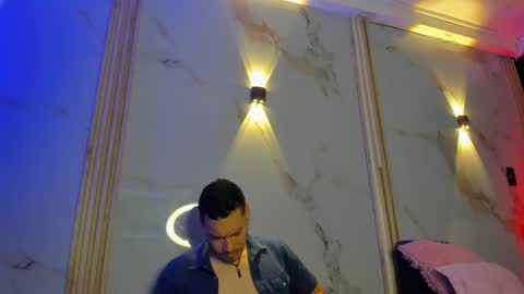 Snapshot of aron_and_molly chatting on February 7, 12:09 pm aron and molly online show from February 7, 12:09 pm