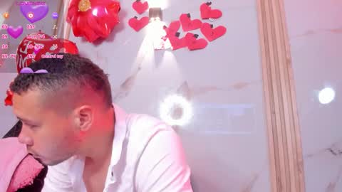 Snapshot of aron_and_molly chatting on February 15, 12:14 pm aron and molly online show from February 15, 12:14 pm