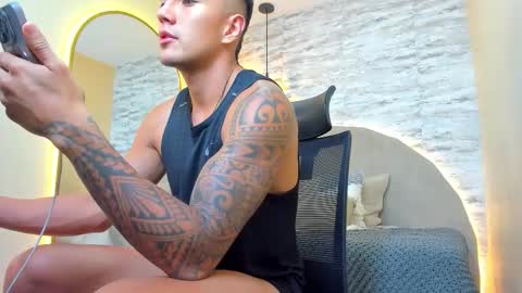 ARON BOLT online show from November 9, 10:08 pm