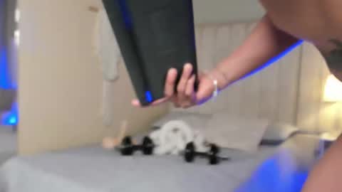 ARON BOLT online show from February 7, 11:41 pm