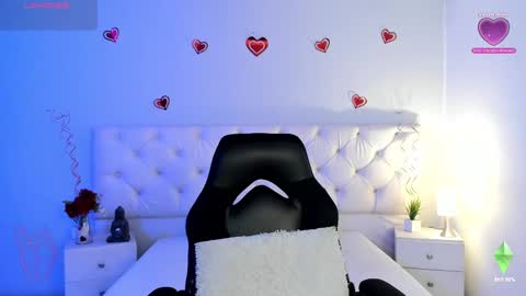 Aron cruz  online show from March 7, 1:40 pm