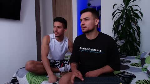 Aron Santoro online show from April 11, 2:10 pm