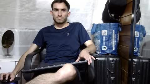 Aron G Franco online show from November 11, 4:07 pm