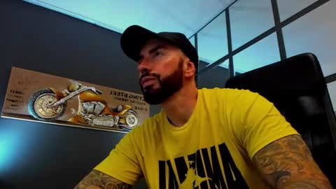 Snapshot of arongrant chatting on July 6, 9:17 am AronGrant online show from July 6, 9:17 am