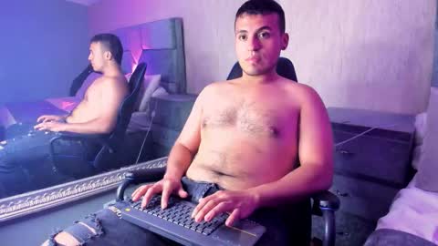 AronOlsen online show from February 20, 8:20 pm