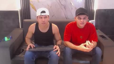 Aroon   online show from April 18, 4:05 am