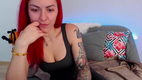 arri_ella online show from October 24, 1:13 am