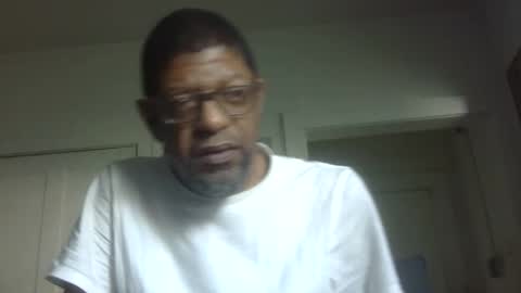 Snapshot of arteblazze chatting on June 1, 1:57 pm Arteblazze not daddy boy bitch or nigga online show from June 1, 1:57 pm