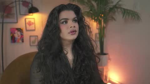 Chloe  online show from November 22, 5:01 pm