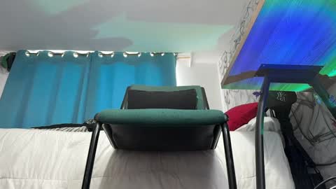   online show from January 3, 9:05 pm