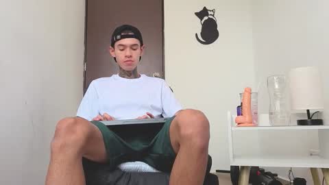   online show from November 18, 10:31 am