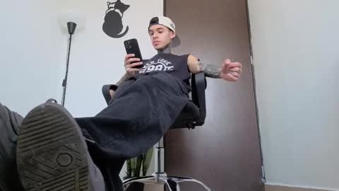   online show from March 7, 10:12 am