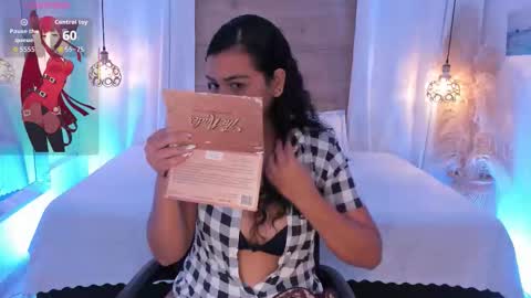 Snapshot of arteemisaa chatting on January 6, 2:26 am arteemisaa online show from January 6, 2:26 am