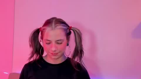 artemisablake online show from December 20, 12:19 am