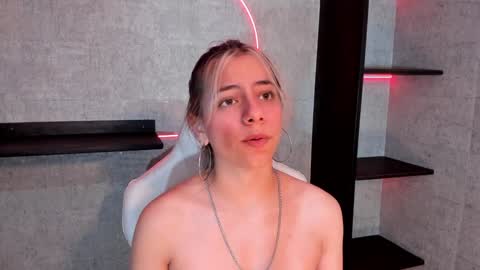 artemisablake online show from January 10, 12:49 am