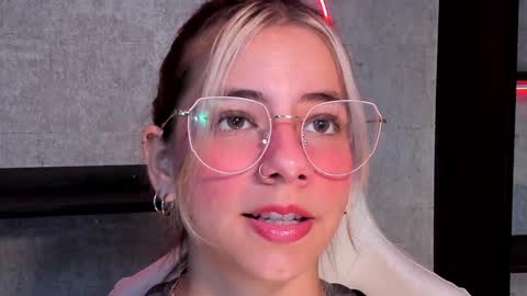 artemisablake online show from January 17, 10:01 pm