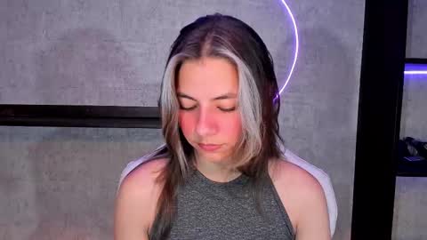 artemisablake online show from February 12, 5:16 pm