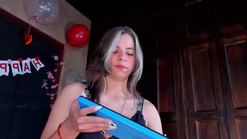 artemisablake online show from February 18, 3:54 pm