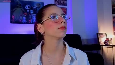 artemisablake online show from December 17, 5:24 am