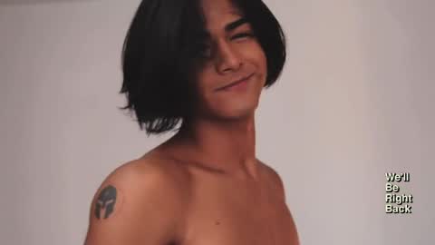 I AM HERE online show from April 9, 12:54 am