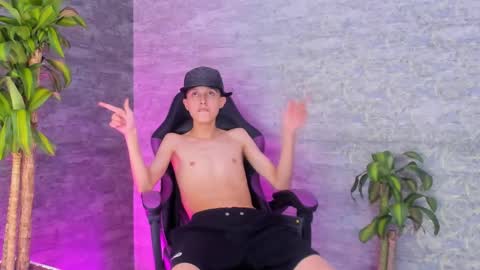 arthurcox_ online show from September 14, 6:40 pm