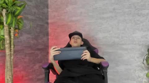 arthurcox_ online show from September 21, 5:25 pm