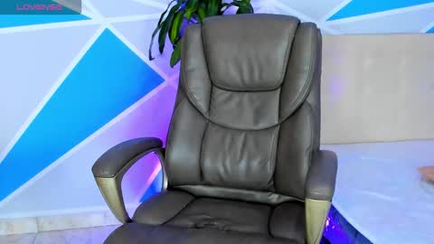 arthurcox_ online show from September 22, 6:32 pm