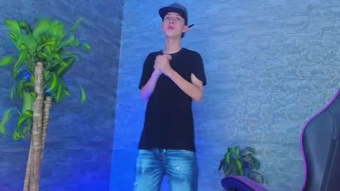 arthurcox_ online show from September 24, 5:38 pm