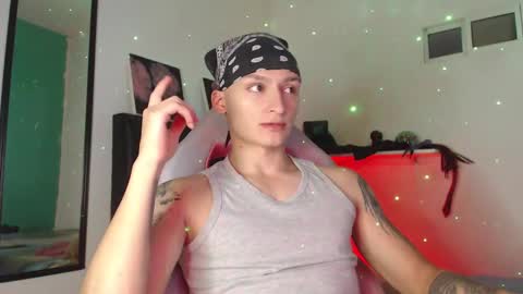 Arthur Phoenix online show from December 5, 7:05 am