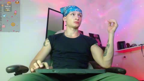 Arthur Phoenix online show from December 9, 2:45 am