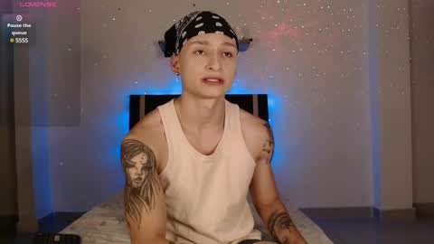 Arthur Phoenix online show from December 31, 2:29 am