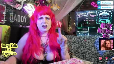 ArtsyHeartsyy online show from May 19, 12:49 am