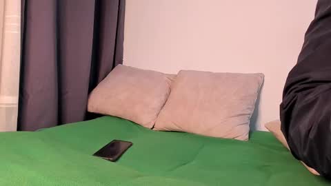 Snapshot of arturguy01 chatting on March 12, 12:53 am arturguy01 online show from March 12, 12:53 am