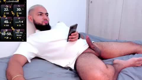 Snapshot of arturguy01 chatting on September 8, 9:25 pm arturguy01 online show from September 8, 9:25 pm